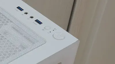 電源ボタンが天板の押しやすい位置にある